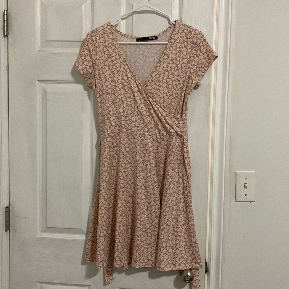Super pretty pink floral dress